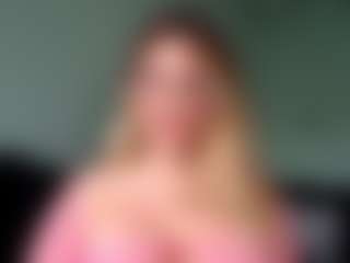 Live cam show with British milf jessica Lou - Shaved Pussy on galaxygirlnitro.com