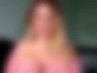 Live cam show with British milf jessica Lou - Orgasm on Sweet Sext