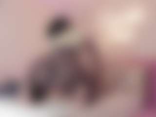 Live cam show with Daniela Price - Bedroom Curvy on crypto-cams