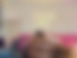 Live cam show with Daniela Price - Shaved Pussy on Sweet Sext
