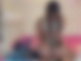 Live cam show with Daniela Price - Shaved Pussy on Camsoda