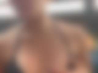 Live cam show with Sarah Peterson - Big Tits on Milfs Live