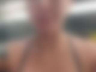 Live cam show with Sarah Peterson - Squirt on boobsie.com