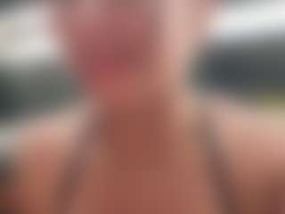 Live cam show with Sarah Peterson - Lovense on Stripli.com