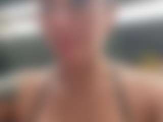 Live cam show with Sarah Peterson - Blowjob on camtv