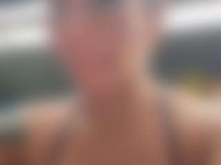 Live cam show with Sarah Peterson - Blowjob on Latina Girls