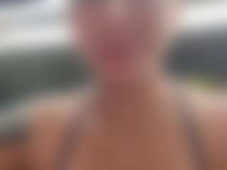 Live cam show with Sarah Peterson - Hidden Cam on livesuperchat.net