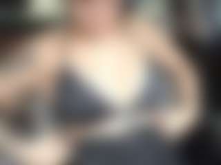 Live cam show with Sarah Peterson - Squirt on Latina Girls