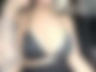 Live cam show with Sarah Peterson - Brown Hair on Stripli.com