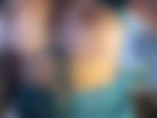 Live cam show with Sarah Peterson - Squirt Big Tits on Uber Horny