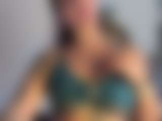 Live cam show with Sarah Peterson - Fingering on AdultVida.com