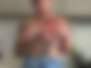 Live cam show with Sarah Peterson - Toys on CamClone