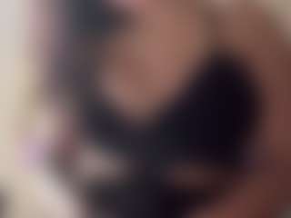 Live cam show with Sarah Peterson - Lush Brown Hair on Camming Site