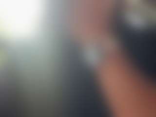 Live cam show with Sarah Peterson - Squirt Big Tits on intimatelivegirls.com