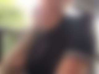 Live cam show with Sarah Peterson - Nails on Camsoda