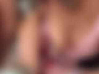 Live cam show with Sarah Peterson - Blowjob on Camsoda
