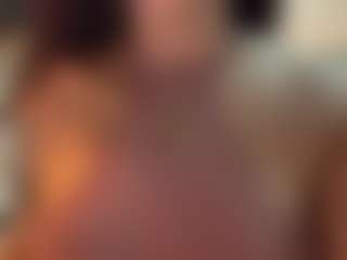 Live cam show with Sarah Peterson - Shaved Pussy on Fit Hotties