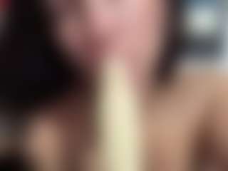 Live cam show with Sarah Peterson - Squirt on Camsoda