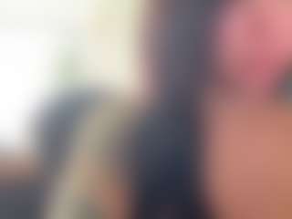 Live cam show with Sarah Peterson - Little on Camsoda