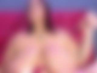 Live cam show with Cynthia - Brown Hair on xDating