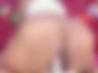 Live cam show with Cynthia - Red Hair on TeamSkeetLive