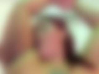 Live cam show with Cynthia - Brown Hair on Camsoda