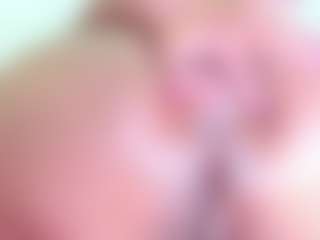 Live cam show with Cynthia - Dildo Or Vibrator on madthumbs