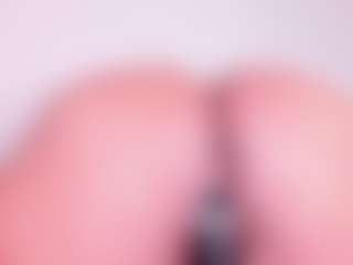 Cynthia's Live Sex Cam Show