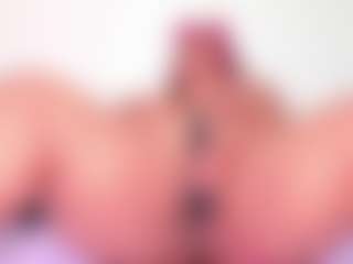 Cynthia's Live Sex Cam Show