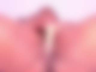Live cam show with Cynthia - Oil on friskycurves.com