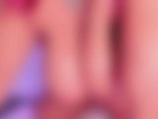 Live cam show with Cynthia - Amateur MILF on Camsoda