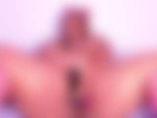 Live cam show with Cynthia - Red Hair Shaved Pussy on Hubzter Live