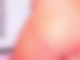 Live cam show with Cynthia - Amateur MILF on Stripli.com