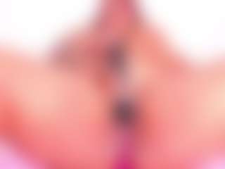 Live cam show with Cynthia - Shaved Pussy MILF on iamadamtest123.com