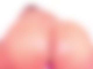 Live cam show with Cynthia - Thick on Latina Girls
