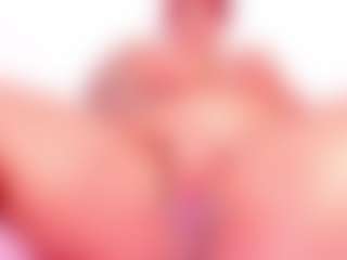 Live cam show with Cynthia - Red Hair MILF on Livezox