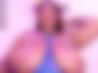 Live cam show with Cynthia - Striptease on intimatelivegirls.com