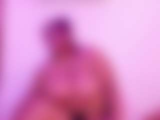 Cynthia MILF-webcamperformer live