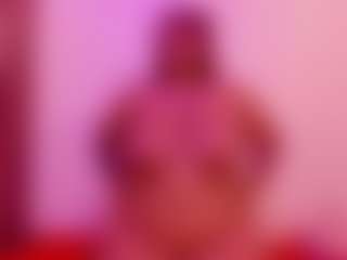 Cynthia MILF webcam performer live streaming