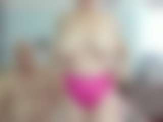 ladyred8's Live Sex Cam Show