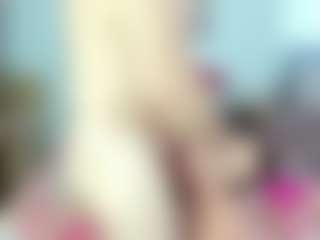 ladyred8's Live Sex Cam Show