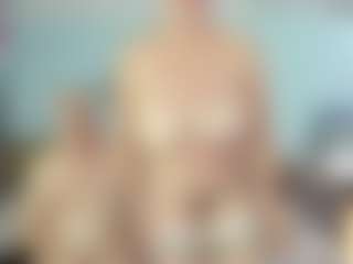 ladyred8's Live Sex Cam Show