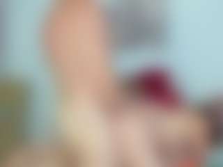 Live cam show with ladyred8 - Control on madthumbs