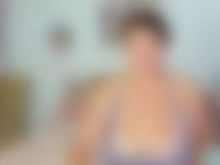 Live cam show with ladyred8 - BBW on crypto-cams