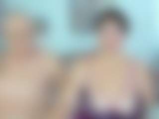 ladyred8's Live Sex Cam Show