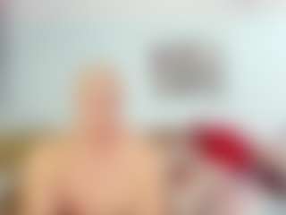 ladyred8's Live Sex Cam Show