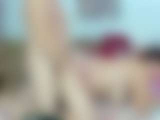 Live cam show with ladyred8 - Green Eyes on https://playwithruby.com