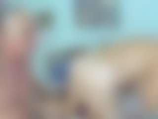 ladyred8's Live Sex Cam Show
