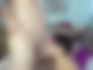 ladyred8's Live Sex Cam Show