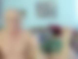 ladyred8's Live Sex Cam Show